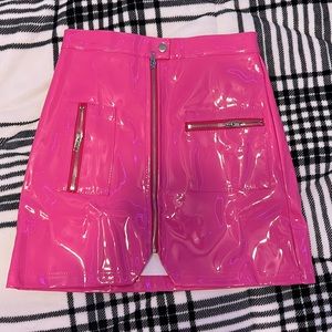 HOT PINK VINYL ZIPPER MINI SKIRT